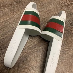 GUCCI RUBBER SLIDES